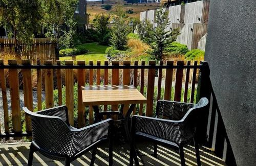Frankton Apartment | Remarkables Courtyard Studio
