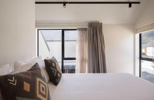 Kawarau Falls House | Remarkables View, 1BDR, Wi-Fi