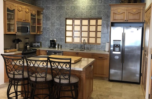 Flamingos Condo | REMODELED! 3 BEDROOM LUXURY CONDO ON BEACH SLEEPS 6-10 Two bedroom option!