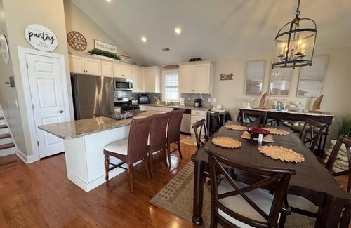 North End Condo | Remodeled 4 Bedroom, 2 Bath Condo