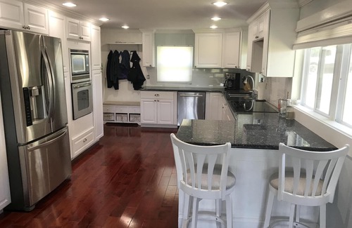 Kingston House | Remodeled 4 BR Waterfront Home w/Dock & Ocean Access Near Duxbury & Plymouth