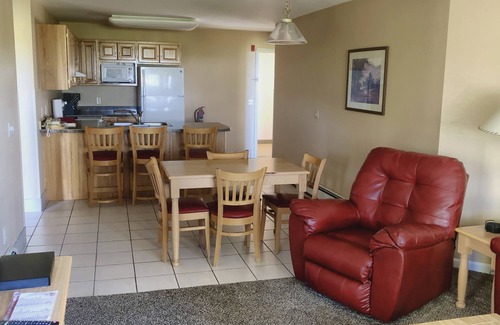 Lead Condo | Remodeled Fully Furnished Barefoot Resort Condo at Terry Peak!