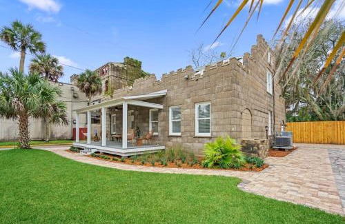 St. Augustine House | Remodeled Historic 1800s Carriage House, The Castle Garden, Colonial Modern Mansion