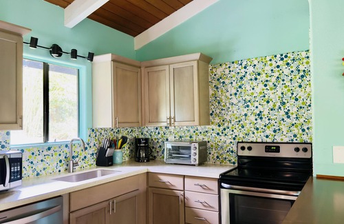 Keaau House | Remodeled Home in Sunny Hawaiian Paradise Park