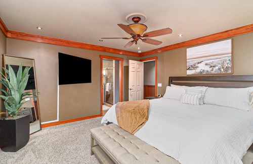 Enumclaw House | Remodeled home with private heated indoor pool, deck, hot tub, fireplace, grill