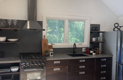 Felton House | 🌲 Remodeled romantic 1 bedroomCottage with Large Deck & Soaking Tub – Peaceful 💖