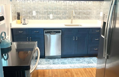 Branford Apartment | Remodeled spacious 2 BR near downtown with yard and wrap around porch