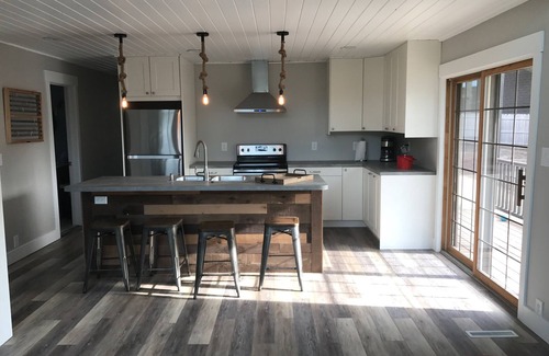 Mears House | Remodeled Upper Silver lake close to dune entrance