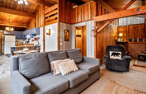 Scottsburg Cabin | Remote cabin in the woods