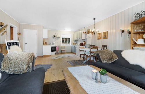 Gildeskal Cottage | Remote & Charming Island Getaway in a Norwegian Cottage w/Boat & hidden Beaches