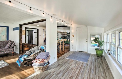 Dauberville House | Remote Pennsylvania Cabin with Private Hot Tub