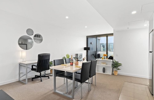 Adelaide Central Business District Apartment | Ren - Urban Charm Residence