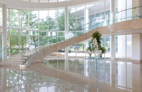 Schaumburg Hotel | Renaissance Schaumburg Convention Center Hotel