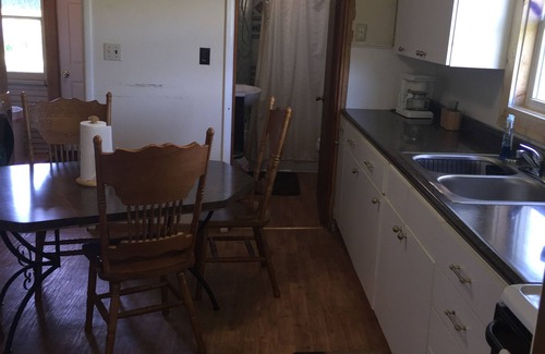 Nason Cabin | Rend Lake Hunting, Fishing, Golf Cabin