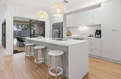 Renmark Hotel | Renmark River Villas No 52 (with pool) - "The Bellagrove Villa"
