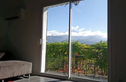 Saint-Nazaire-les-Eymes House | Renovated house near town and mountain