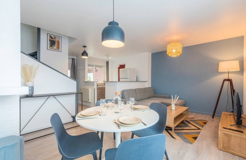 Saint-Maurice Pellevoisin Apartment | Renovated 2-bedroom duplex near metro.
