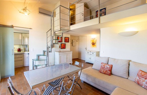 Port Grimaud Apartment | Renovated 3-room apartment with wide balcony Port Grimaud - WIFI, A/C