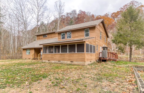 Kellysville Cabin | Renovated 4BR lodge on Wolf Creek: fishing, hiking and family fun in Giles Co