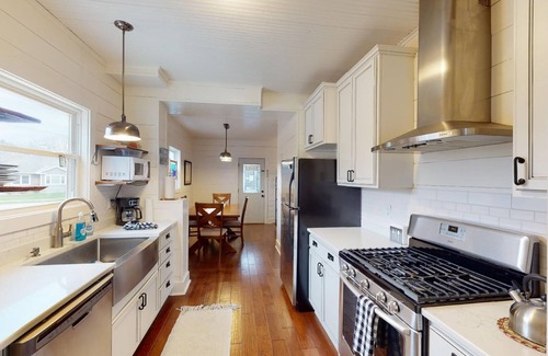 Clear Lake House | Renovated and Close to everything!
