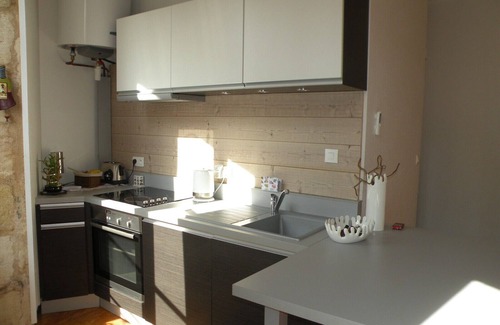 Hotel de Ville - Quinconces Apartment | Renovated apartment, bright, contemporary, hyper center