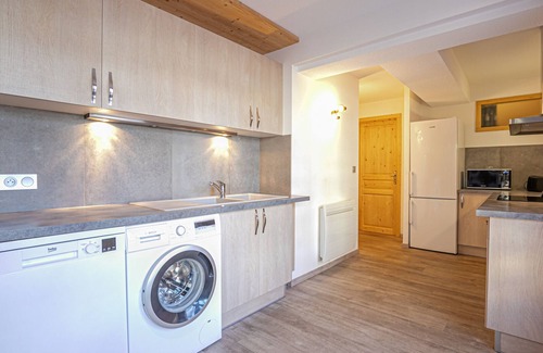 Aussois Apartment | Renovated apartment for 8 people, quiet area, Aussois