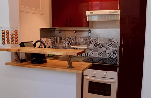 Le Bouscat Apartment | Renovated apartment on courtyard/garden at Bouscat