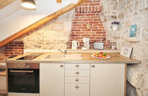 Cavtat Old Town Apartment | Renovated Apartment In The Stone House In The Centre Of Old Cavtat