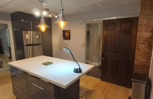 Ashland Apartment | Renovated Apartment with Modern Amenities, Fenced-In Back Yard -Downtown Ashland