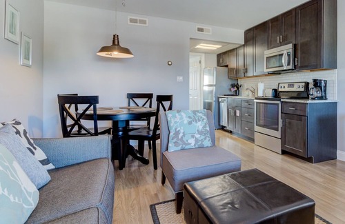 Admiral Estates Condo | Renovated Beach Block Condo now booking 2025!