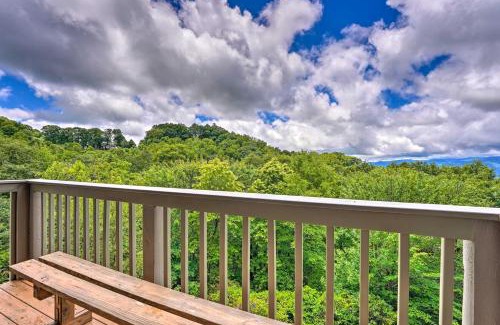 Mountain Air Apartment | Renovated Burnsville Condo in Gated Community
