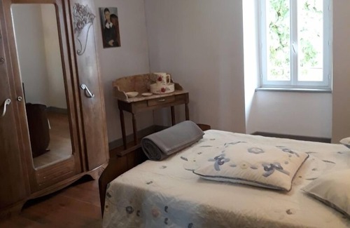 Valence-d'Albigeois Bed & Breakfast | Renovated chestnut farmhouse with guaranteed peace and quiet, close to the village of Ambialet