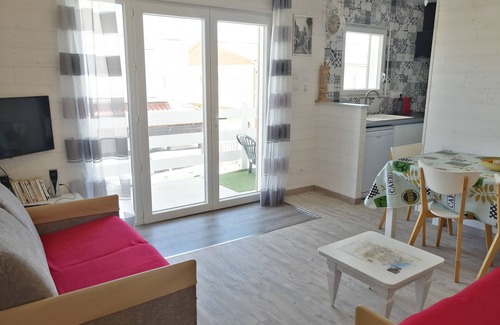 Gruissan Plage House | Renovated chalet, walking distance to shops and sea, Gruissan plage