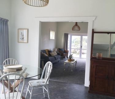 Te Awamutu House | Renovated Character with Spa