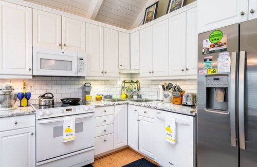 Sealoft Villas House | Renovated Cottage w/Golf Views! Close to Beach, Neighborhood Pool! Amenity Cards Available!