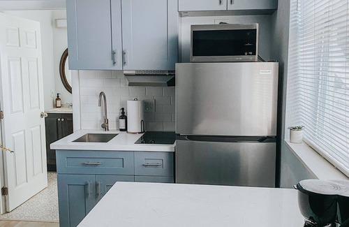 Highland Garden Apartment | Renovated Downtown Hollywood Efficiency/1 Bath