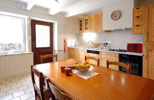 Gourgeon Cottage | Renovated family cottage with garden in the heart of the Saône Valley