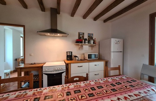 Palluau-sur-Indre Cottage | Renovated farm in peaceful setting with internet and large outdoor area