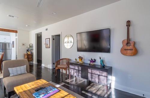Mid-City House | Renovated Gem in Mid-City NOLA, minutes to French Quarter, 1 block to streetcar!