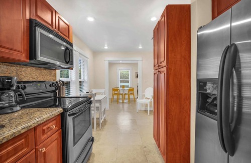 Southwest Coconut Grove House | Renovated Grove Bungalow | Steps from Coconut Grove