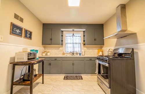 Marietta House | Renovated Home in Marietta, OH- close to downtown "Our Cozy Corner"