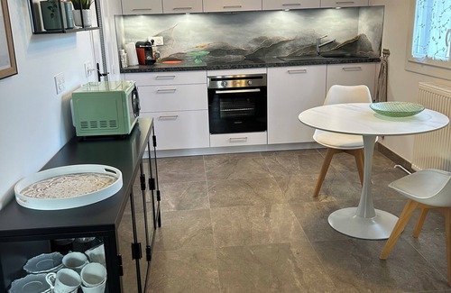 Nolay House | Renovated house in H. Côtes de Beaune, peaceful setting between vineyards and countryside.