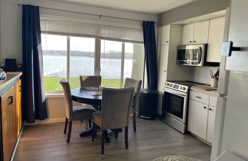 Pierceton Cottage | Renovated Lakefront On All Sports Big Barbee Lake-No Stairs-Steps From Water