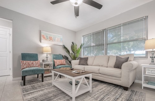 Anona House | Renovated Largo Pool Home