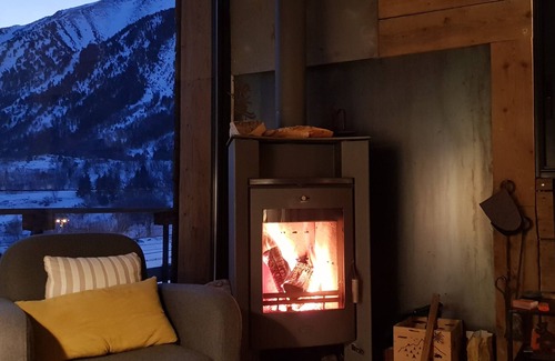 Porte-Puymorens House | Renovated mountain house in wood and stone in a small Pyrenean village