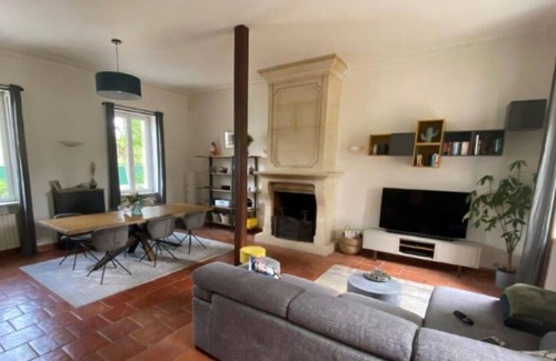 Chilleurs-aux-Bois Bed & Breakfast | Renovated old school