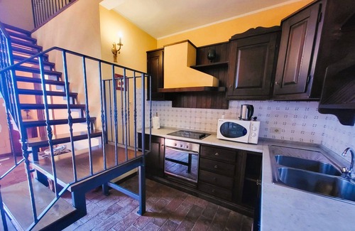 Castelvecchio Pascoli Villa | Renovated silk factory, private pool- Sleeping 14. Near Barga WIFI. Chef option