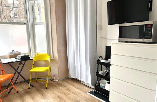 Wandsworth Apartment | Renovated Small Self Contained Studio