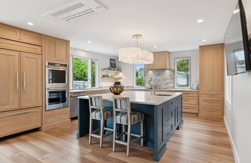 Kennebunk House | Renovated! Tidal River Views!- Walk to Gooch's Beach- Pet Friendly!