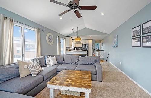 Sea Isle City House | Renovated with Backyard Oasis! Quick Walk to Town & Beach. 4 BRs. Sleeps 10